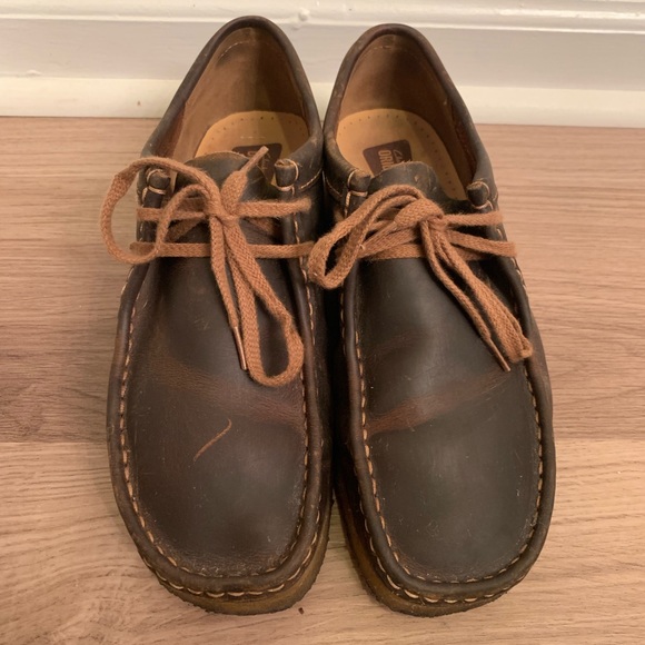 mens leather wallabees